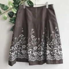 美品✨ インポートアンドセレクト Import & Select 花柄 フレアスカート タック ひざ丈 総柄のサムネイル
