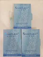 レア商品【特価】3個セット　サムライライト01　オーデトワレ 1.6mL（ナチュラルスプレー）フランス製  プチギフト  プレゼントにのサムネイル