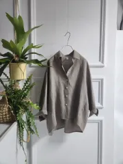 LYNN 100% シャーリング 麻 シャツのサムネイル