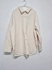 ベージュ シャツのサムネイル