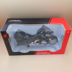 1/43 マック Rシリーズ 1966 メタリックレッド ixo製ダイキャスト製