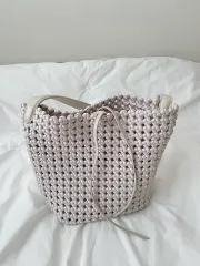 リボン結び 紐バッグ アイボリー (購入額 6万円台)のサムネイル
