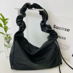 CHARLES & KEITH ツートーンアンギュラーフラップバッグ h738 - メルカリ