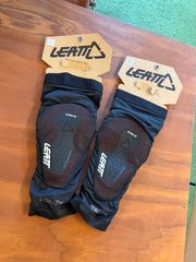 G-FORM X4 ELBOW GUARDS Sサイズ ブラック - メルカリ
