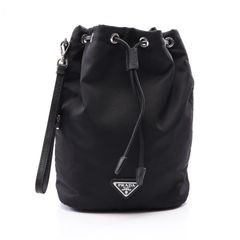 【いしり様】PRADA 巾着ミニポーチ バッグ ナイロン 三角ロゴ ブラック いしり様】PRADA 巾着ミニポーチ バッグ ナイロン 三角ロゴ ブラック