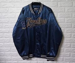 ユニクロ✖️MLBニューヨークヤンキーススタジャン激レア - メルカリ