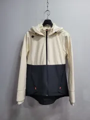 DESCENTE 起毛 アウターのサムネイル