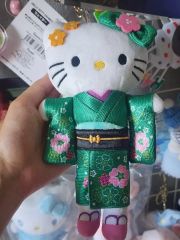 ご当地ハローキティちゃん【北海道限定】着ぐるみ銀ぎつね - メルカリ