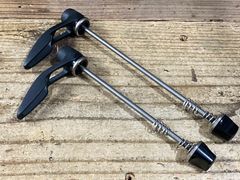 DT SWISS RWS クイックリリース チタンシャフト セット ブラックロゴ