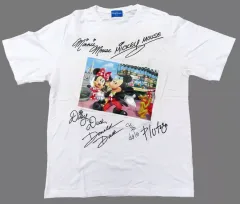 【中古】Tシャツ 集合 キャラクターサイン入り風Tシャツ ホワイト Lサイズ 「ディズニー」 東京ディズニーリゾート限定のサムネイル