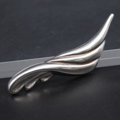 Tiffany & Co. シルバー ブローチ イチョウ - メルカリ