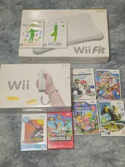 Nintendo　Wii本体　Wii Fit Board　ソフト8本セット