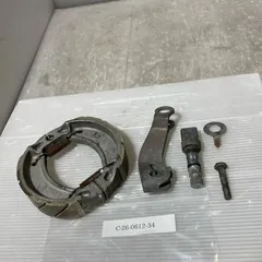YAMAHA シグナス125 SE01J リア ブレーキシュー セット CYGNUS ヤマハのサムネイル