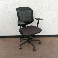プラス GIROFLEX オフィスチェア 肘あり 434-7019RS ブラック 中古 背 