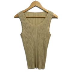 PLEATS PLEASE イッセイミヤケ ノースリーブ カットソー - メルカリ