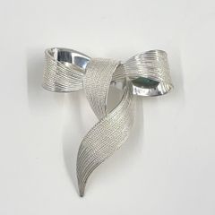 Christian Dior ブローチ フラワーモチーフ 花 パール ゴールド - メルカリ