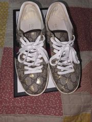 美品】最終値下げGUCCI スニーカー 専用靴袋付 サイズ8 - メルカリ
