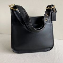Coach Legacy One Shoulder Pouch y2k Rare - メルカリ