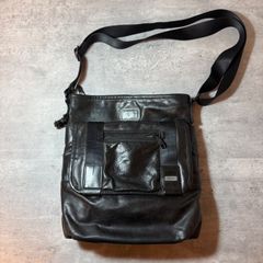 トゥミ クロスボディバッグ ショルダーバッグ ヴィンテージ加工 レザー