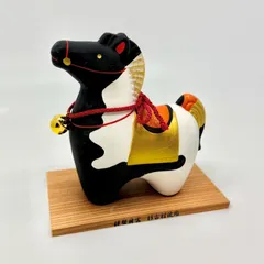 【縁起物✨】干支 午 伊勢神宮奉納神馬◇杉古材使用 馬 置物 木製台座付き aucのサムネイル