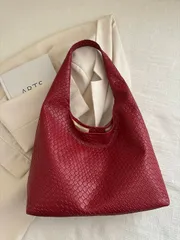 バッグ レディース ショルダーバッグ 1個 女性用ファッショナブルなクレセント型編み上げPUレザーショルダーバッグ、小銭入れ付き、脇に下げるタイプのバッグ