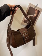 バッグ レディース ショルダーバッグ レトロ モダン クールな女性用 オートバイアンダーアームバッグ、ニッチなテクスチャークレセント型バッグ、金属製アイレット付き、ショルダーバッグ、通勤等多用途