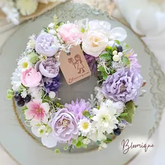 紫陽花カラーのフラワーリース 薔薇とラナンキュラスのナチュラルリース 玄関