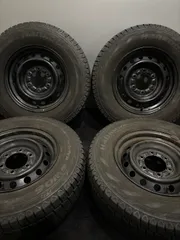 ★195/80R15 107/105L HANKOOK/RW06 23年製 トヨタ 200系 ハイエース 純正 15インチ 6J +35 139.7 6H スタッドレス 4本 (南10-M523)のサムネイル