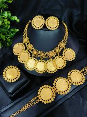 Ladies' Jewelry Set: 1 Set of Coin-Shaped Portrait Pendant Necklace, Earrings, Bracelet, and Ring. Suitable for Middle Eastern, Dubai, Europe, Africa, Weddings, Parties, Dates, Mother's Day, and Holidays.
