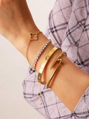 Ladies' Jewelry Set: 18K Gold Plated Stainless Steel Crystal Clover Bangle Bracelet - 4-Piece Set. Waterproof & Fade-Resistant, Perfect for Holiday Gifts or Everyday Wear.