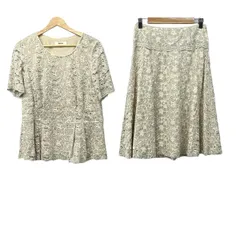 INGEBORG(インゲボルグ) スカートセットアップ レディース美品  - ベージュ×アイボリー 花柄/レースのサムネイル