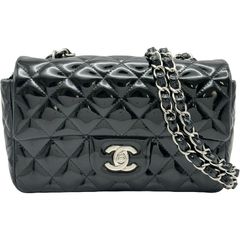 美品】CHANEL 《ミニマトラッセ》 ラムスキン チェーンショルダー 