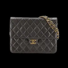 CHANEL マトラッセラムスキンプッシュロックチェーンショルダー Aランク 75のサムネイル
