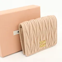 MIUMIU(OUTLET) ミュウミュウ アウトレット レザー 折り財布 マテラッセ 5MV204 二つ折り財布 ラムスキン【中古】 レディースのサムネイル