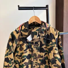 16099 - A BATHING APE アベイシングエイプ カモフラ シャーク スノウボード ジャケットのサムネイル