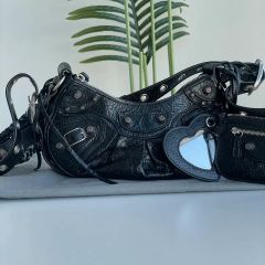 バレンジアガ バック xs le cargo city bag xs - メルカリ