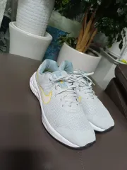 ナイキ Revolution Heart 6 NEXT NATURE 240
