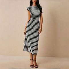 美品】人気 24SS ジェンヌ スリットパールニットドレス 半袖 ボーダー
