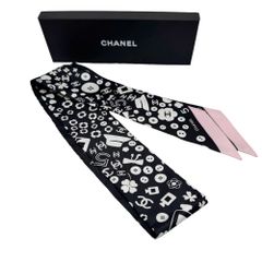 新品未使用♪CHANEL入手困難♪ヘアバンド　リバーシブル仕様　スリムバンドー 新品未使用♪CHANEL入手困難♪ヘアバンド リバーシブル仕様 スリム