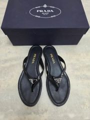 新品未使用正規品PRADA トングサンダル トップパテント 1Y656I - メルカリ