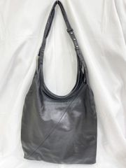 極美品✨B.stuff ビースタッフ☆ワンショルダー☆ホーボーレザー A4