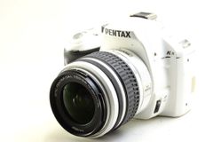難有】PENTAX K-X / 18-55mmレンズセット ホワイト / 単三電池駆動