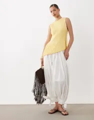 エイソス レディース トップス タンクトップ アシンメトリー プリーツ ニット ASOS DESIGN knit cinched pleated asymmetric top in buttermilのサムネイル