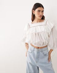 26年新作完売品【新品】Cutwork Lace ブラウス - メルカリ