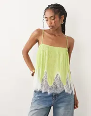 エイソス レディース トップス タンクトップ レース ASOS DESIGN mix match plissquare neck cami top with white lace hem Greenのサムネイル