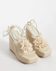 エイソス レディース シューズ サンダル ASOS DESIGN Topaz square toe wedge with flower trim BEIGE ベージュのサムネイル