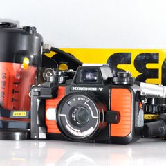 NIKONOS V 35mm F2.5 付き 純正ケース付き ニコン】NIKONOS-V + Nikon NIKKOR 35mm F2.5 フルセット 水中カメラ