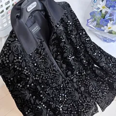 AKRIS アクリス スイス製 フラワー総刺繍 スパンコール シルクブレンド ジャケット 黒 ブラック 40 気品あふれる艶感◎ 細やかな手仕事が光る、特別な日を彩るワンランク上のフォーマルスタイルへ。出逢えた奇跡を纏う一点物です。使用感少なめのサムネイル