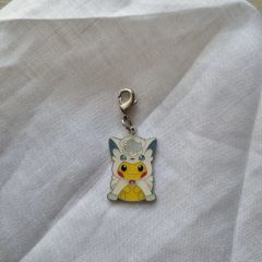 新品訳アリ 】Longchamp Pokemon ピカチュウ キーホルダー - メルカリ