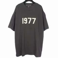 エフオージー エッセンシャルズ FOG ESSENTIALS Tシャツ 1977 ロゴプリント 半袖 カットソー エンボスロゴ S チャコールグレー 090233のサムネイル